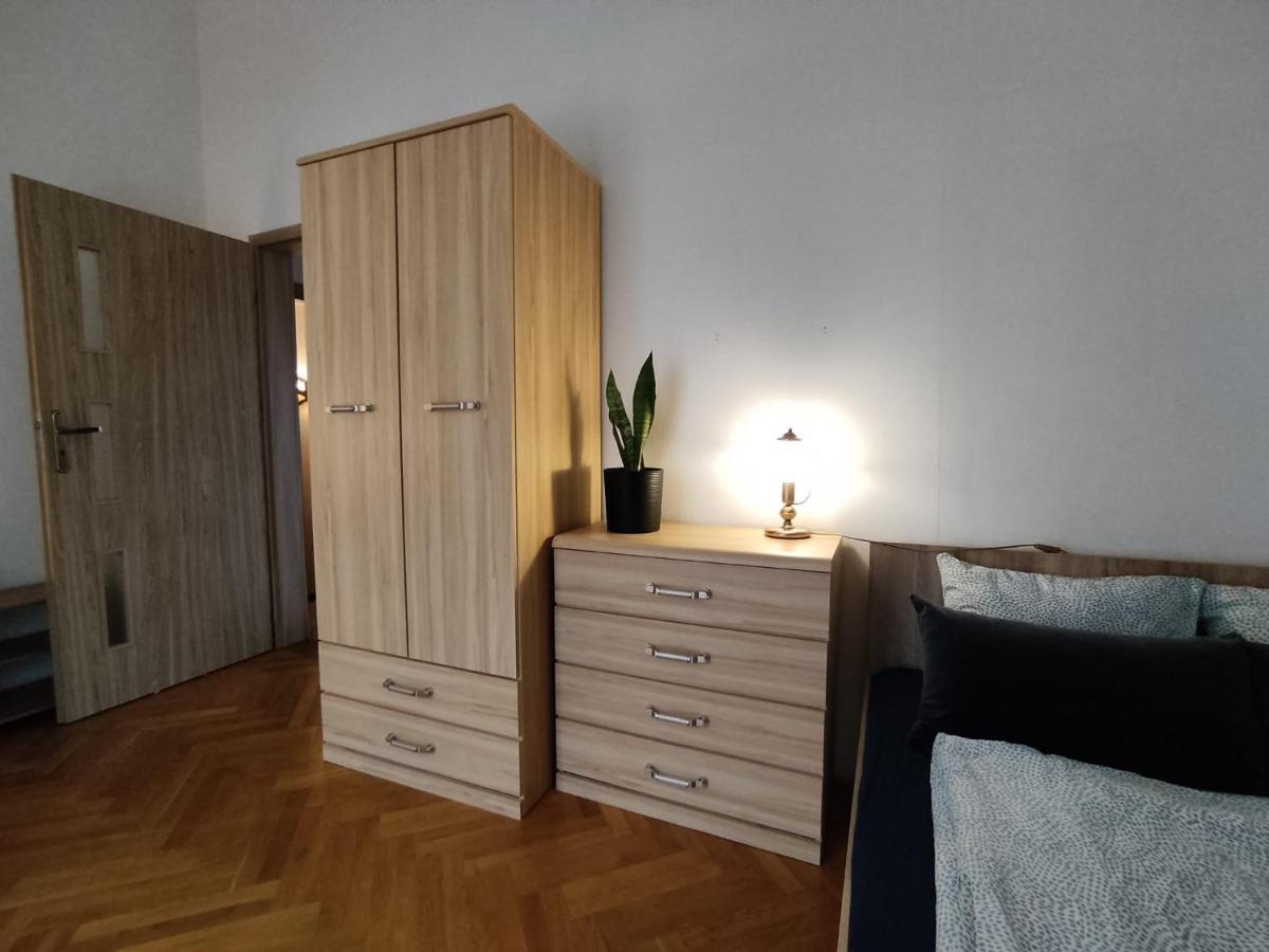 Classic Apartament Metro Kabaty Варшава Екстериор снимка