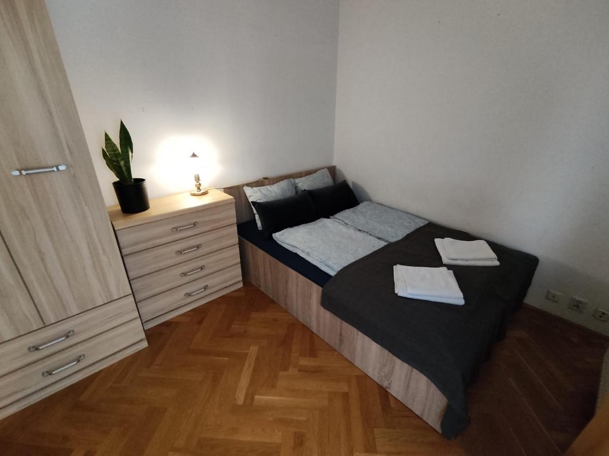 Classic Apartament Metro Kabaty Варшава Екстериор снимка